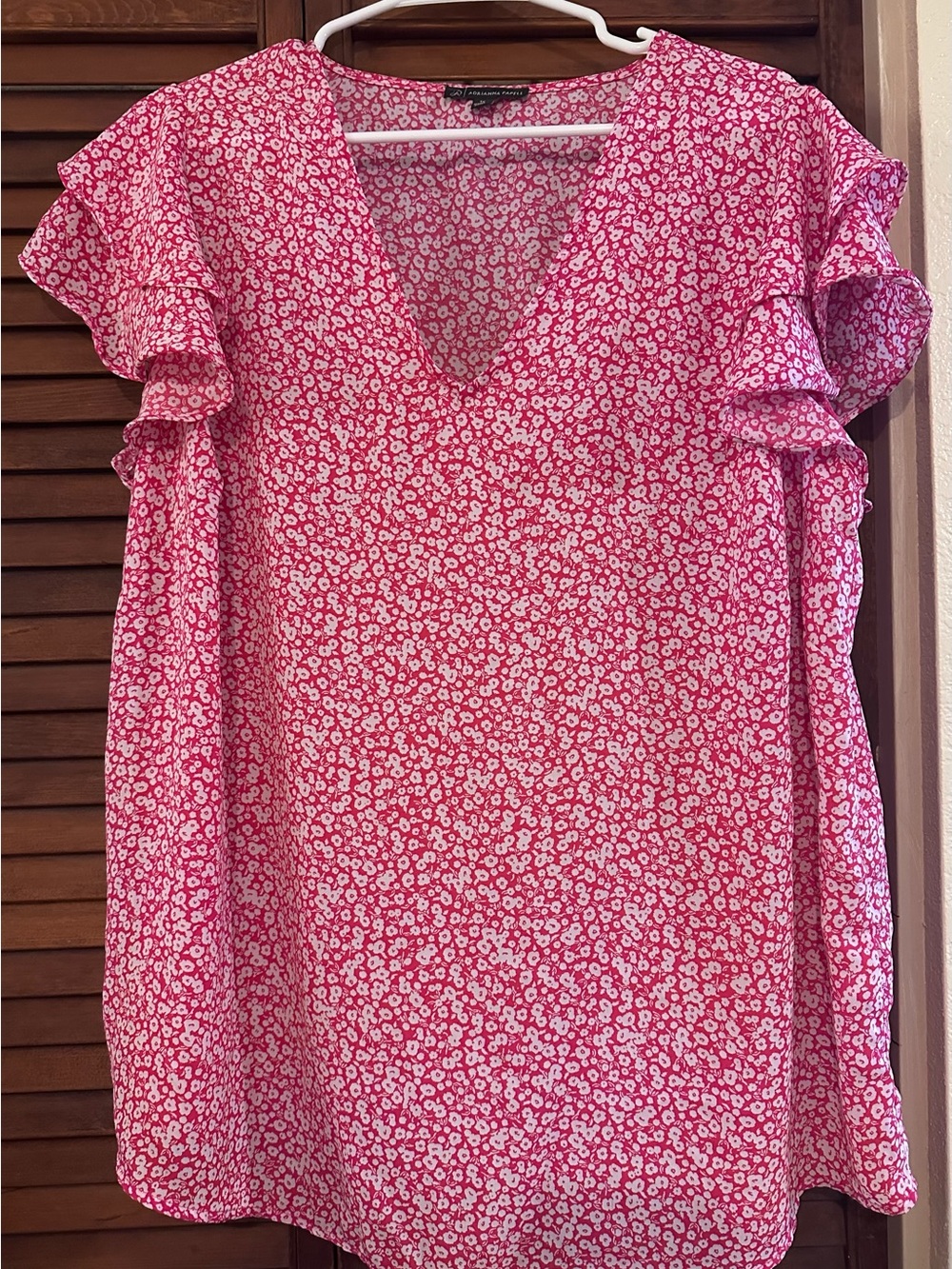 Adrianna Papell Red Floral Ruffle Sleeve V-Neck Blouse